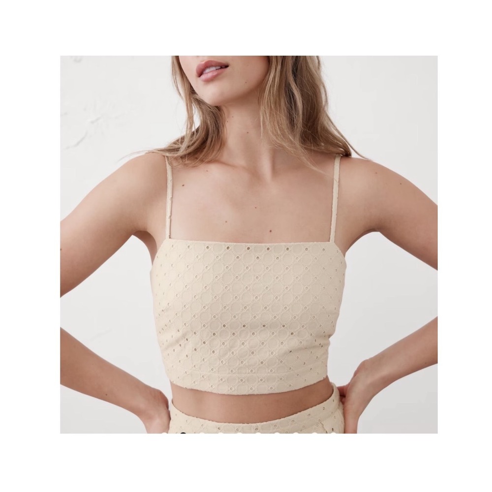 Banana Republic Eyelet Cropped Cami Top Cream Medium Cotton Clean Girl Summer